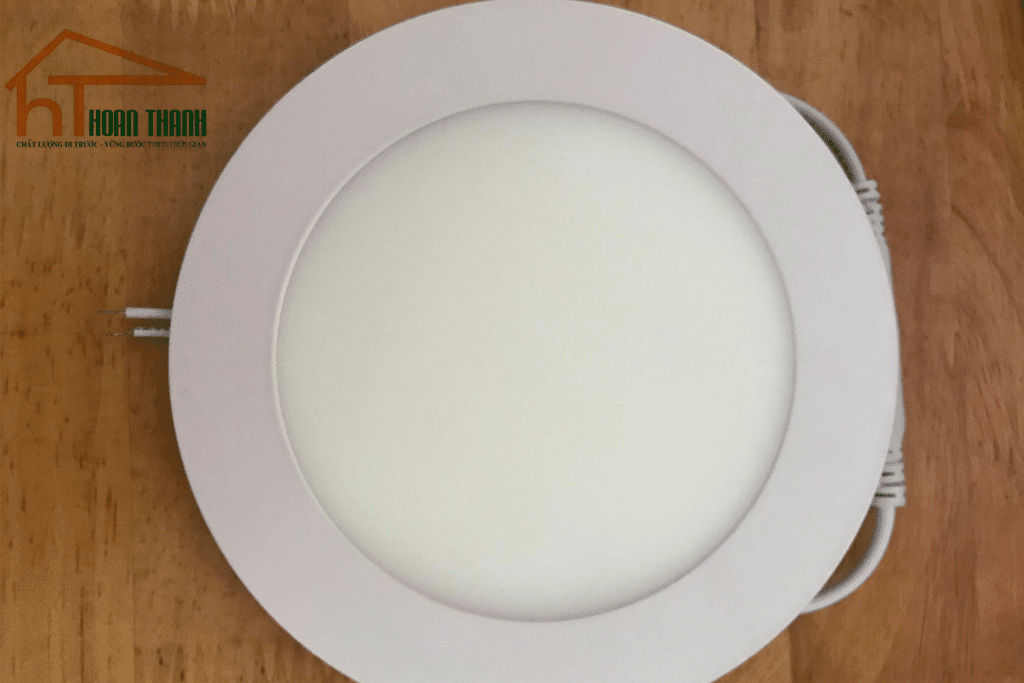 đèn tròn bàn làm việc Hoàn Thành Light
